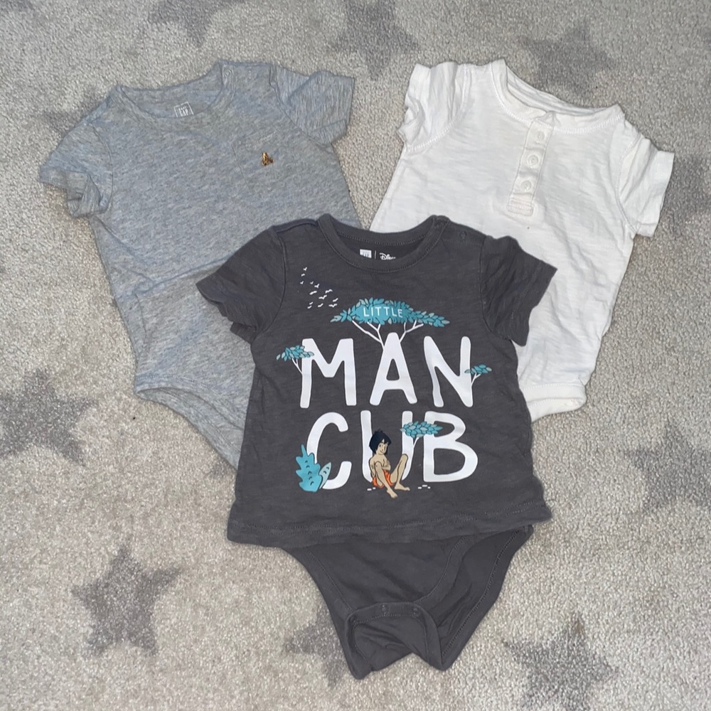❌SOLD❌Boys tops bundle